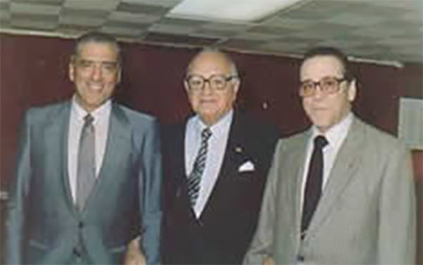 De izquierda a derecha, Dr. Rubén Jaén Centeno, el Maestro Dr. Francisco Montbrún y el Dr. Armando Márquez Reverón.