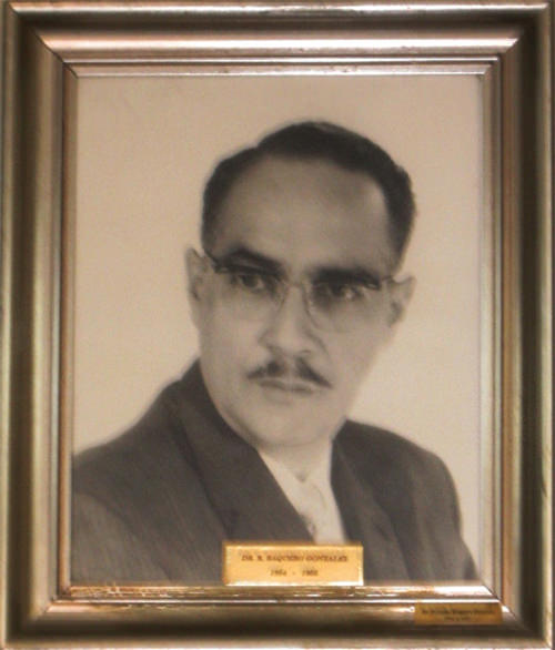 Figura 1. Retrato del Dr. Ricardo Baquero González en la Galería de Presidentes de la Sociedad Venezolana de Cirugía, cuando fue Presidente 1954-1955.