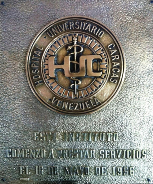 Figura 9. Fecha de inauguración del Hospital Universitario de Caracas el 16 de Mayo de 1956.