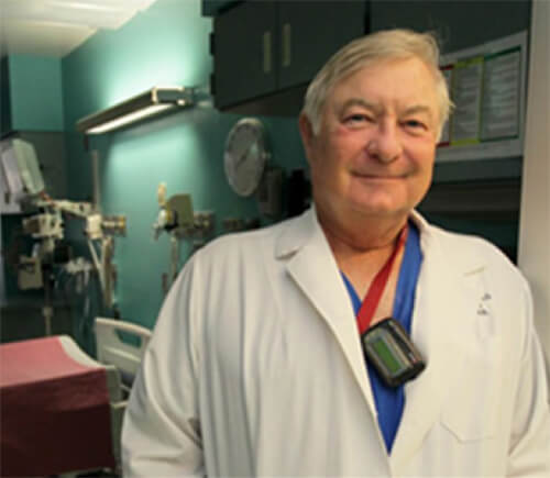 Figura 4. El Dr. David Herndon ha contribuido a la educación e investigación de quemaduras en la Américas y en todo el mundo. Ha visitado Venezuela en varias oportunidades, en la inauguración de la Unidad de Quemados de hospital Coromoto en Maracaibo y ha dado conferencias en congresos de quemaduras venezolanos.