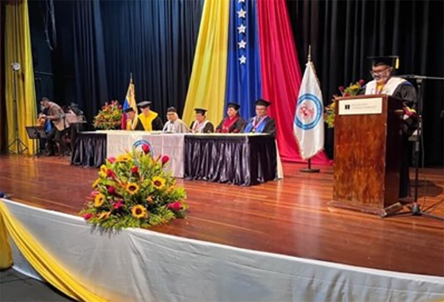 Fortaleza con los altos niveles académicos de los profesores del CUECMC